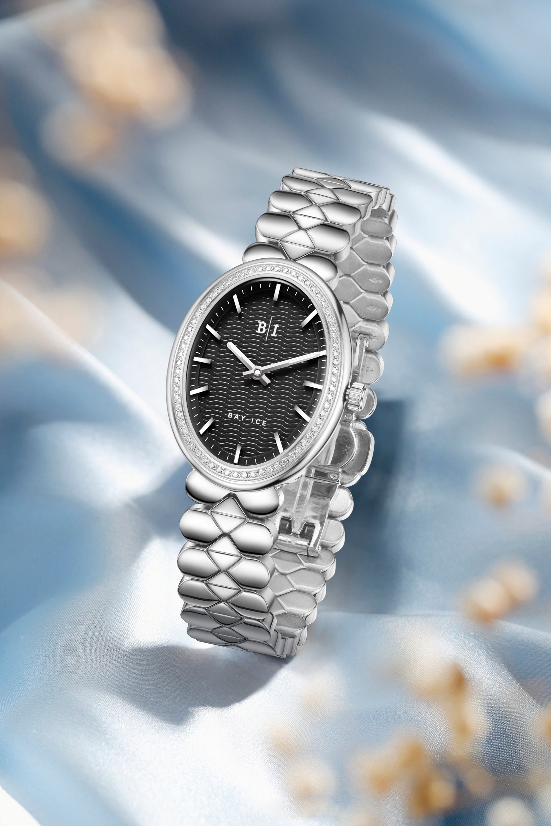 Bay Ice Halo - 26mm 0.3ct VVS Natural Diamonds Bezel Silver and Black Dial