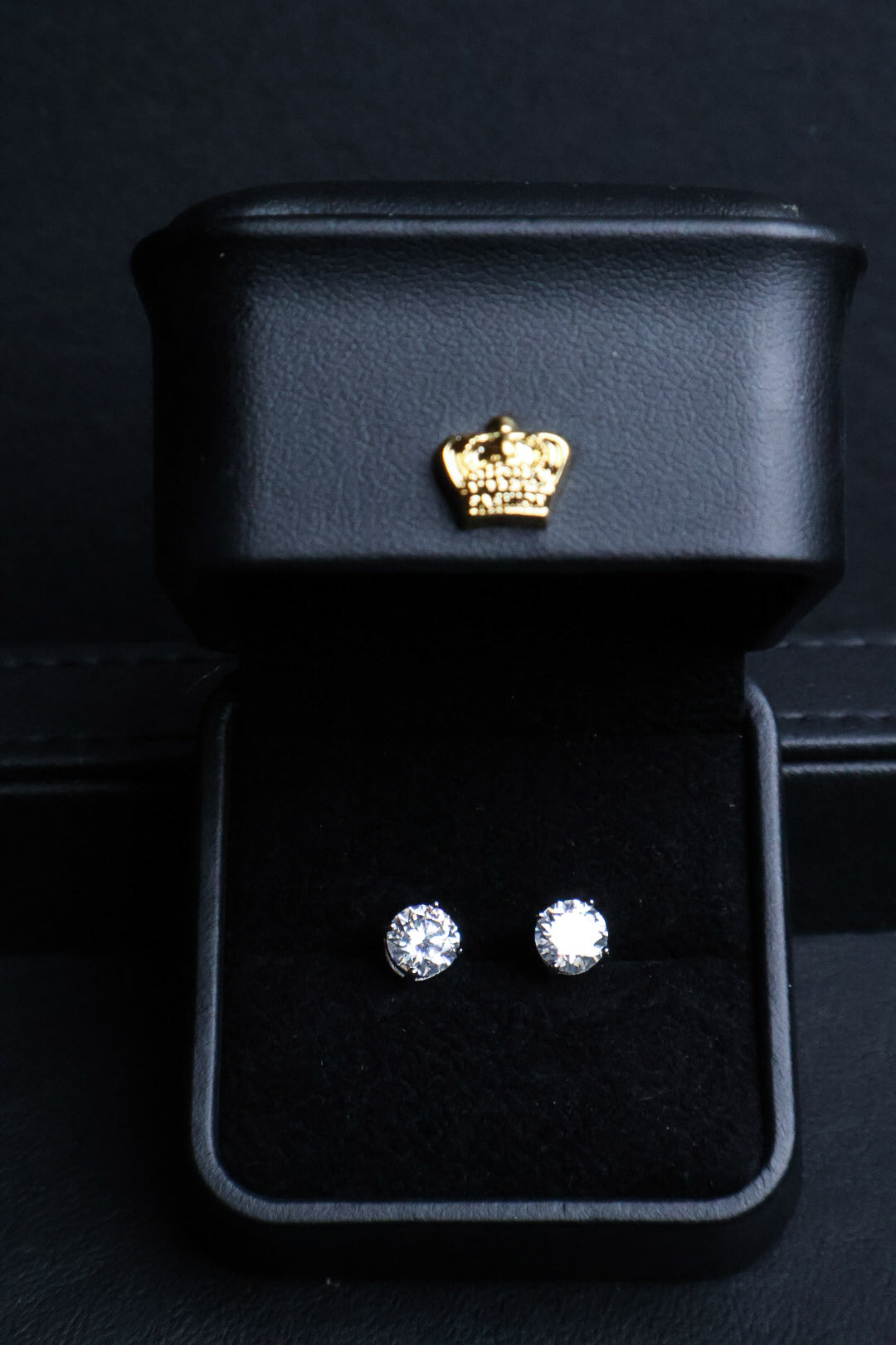 Round Diamond Studs