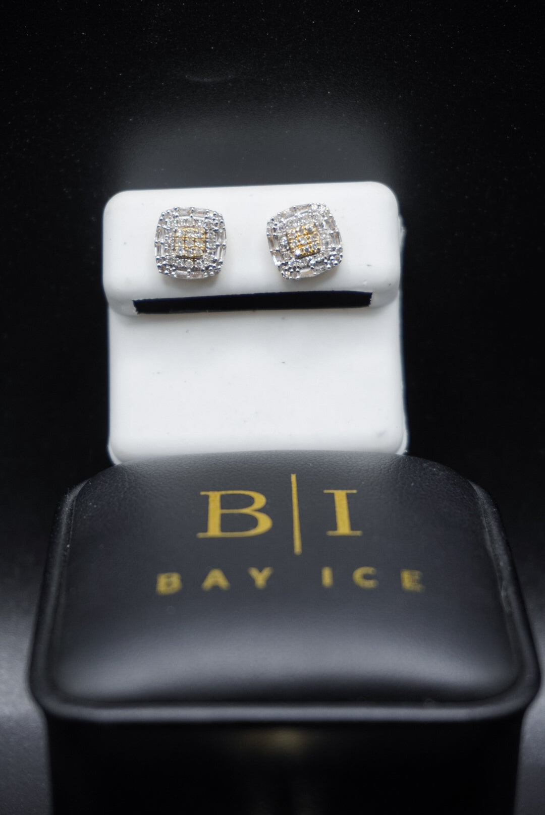 1OK 0.56CT Natural Diamond Earring