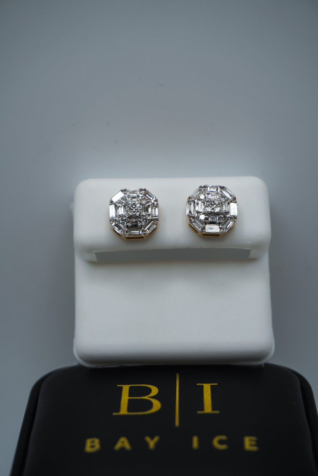 10K 0.76 CT Natural Diamond Earrings