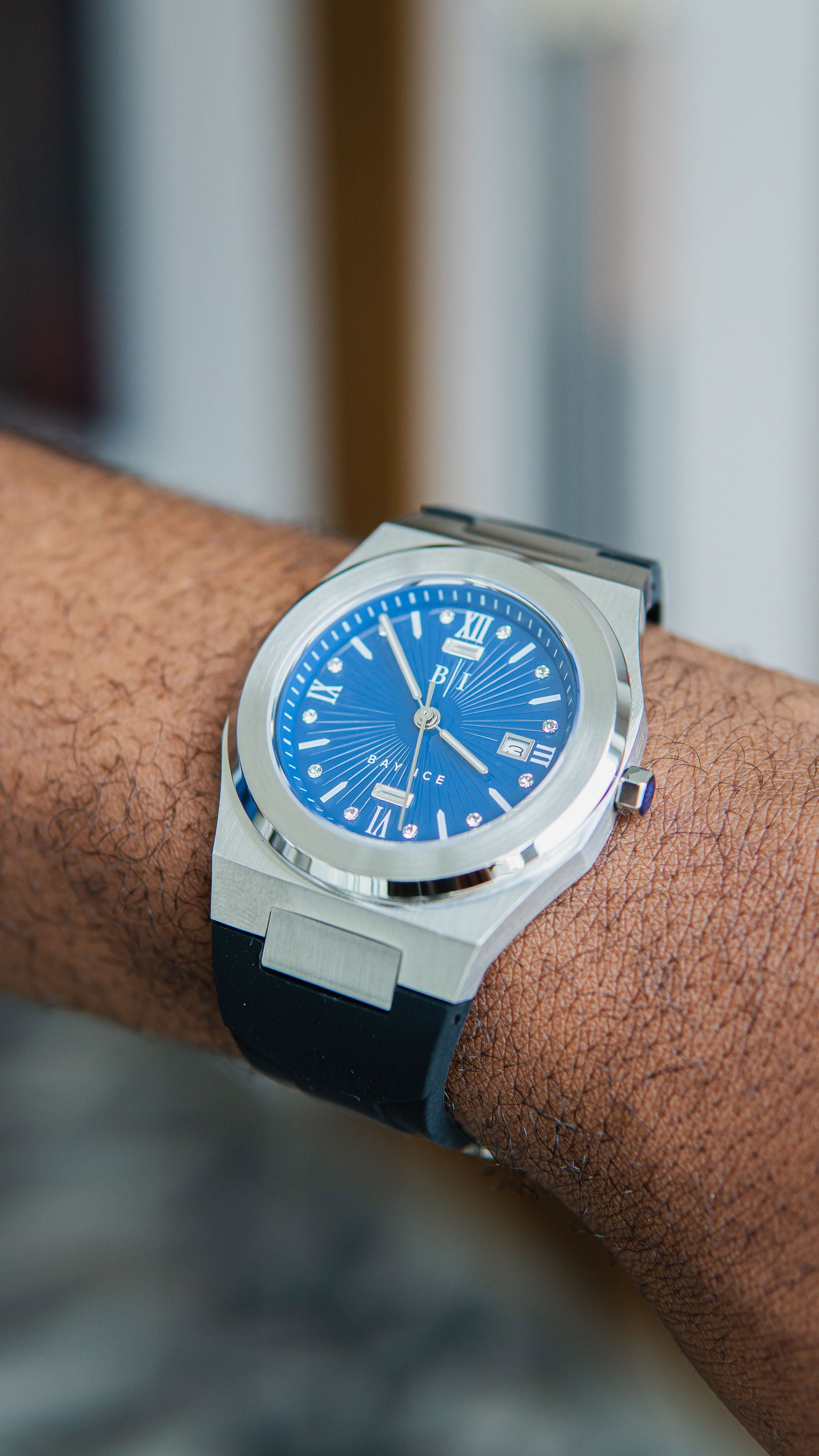Elite2 Plain Jane Rubber Strap Watch in White Gold Gold and Blue Dial