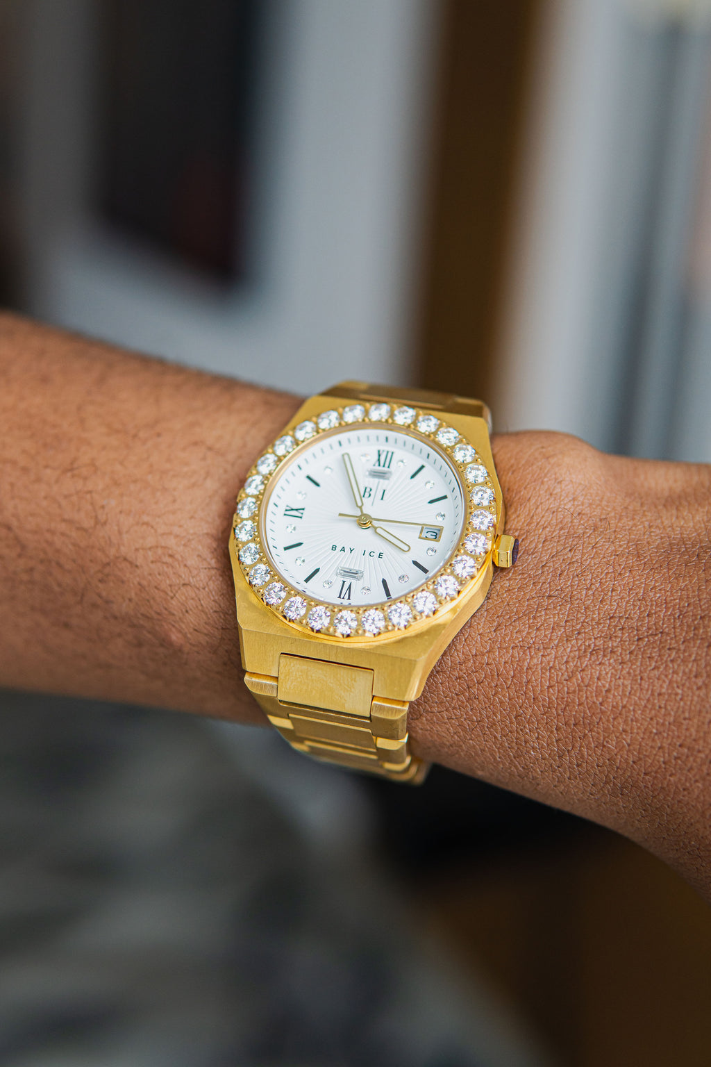 Diamond Bezel - 36mm ELITE2 Watch in Yellow Gold and White Dial