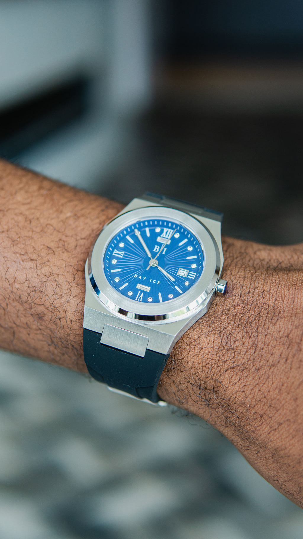 Elite2 Plain Jane Rubber Strap Watch in White Gold Gold and Blue Dial