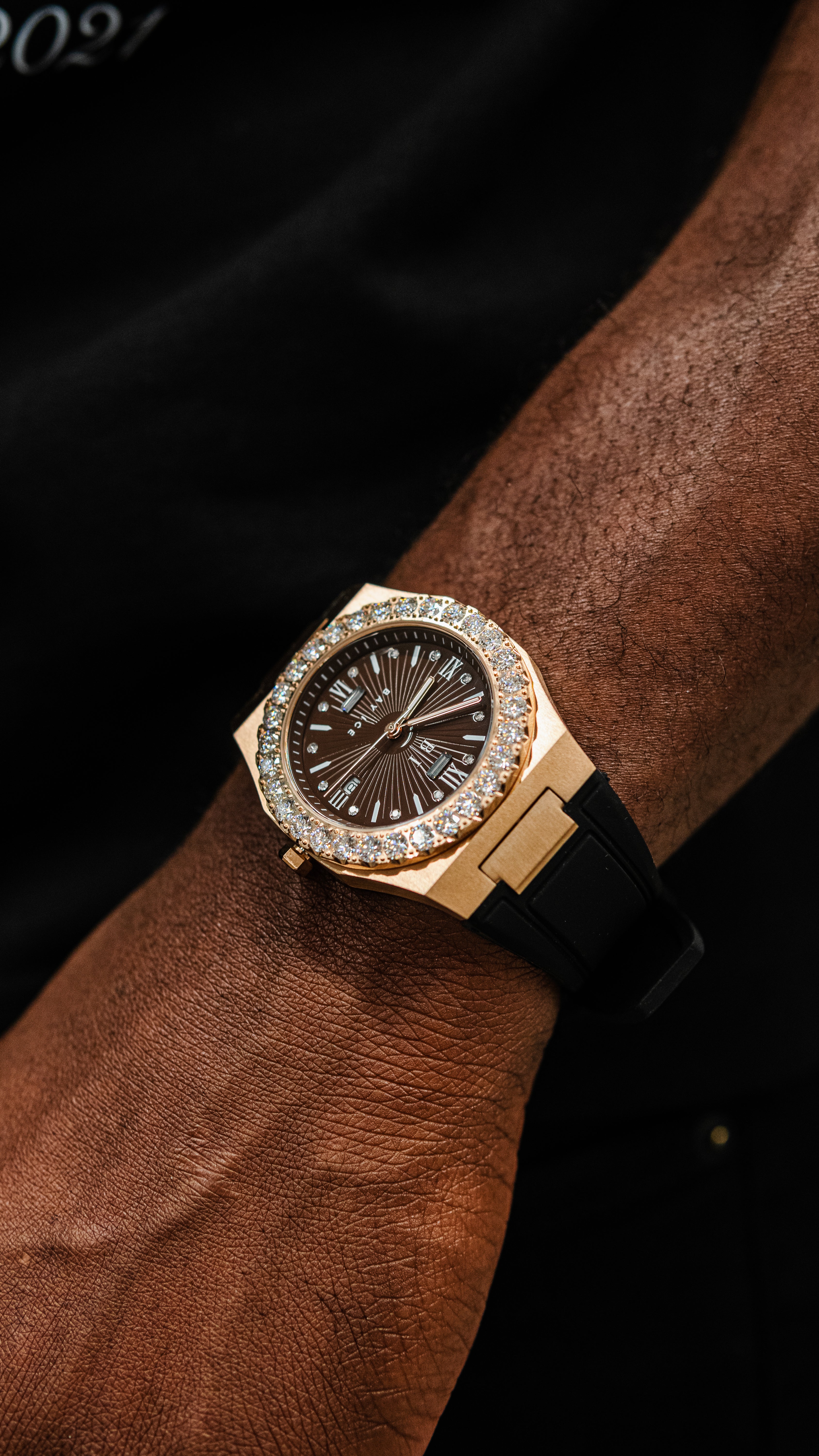Diamond Bezel - ELITE2 Rubber Strap Watch in Rose Gold