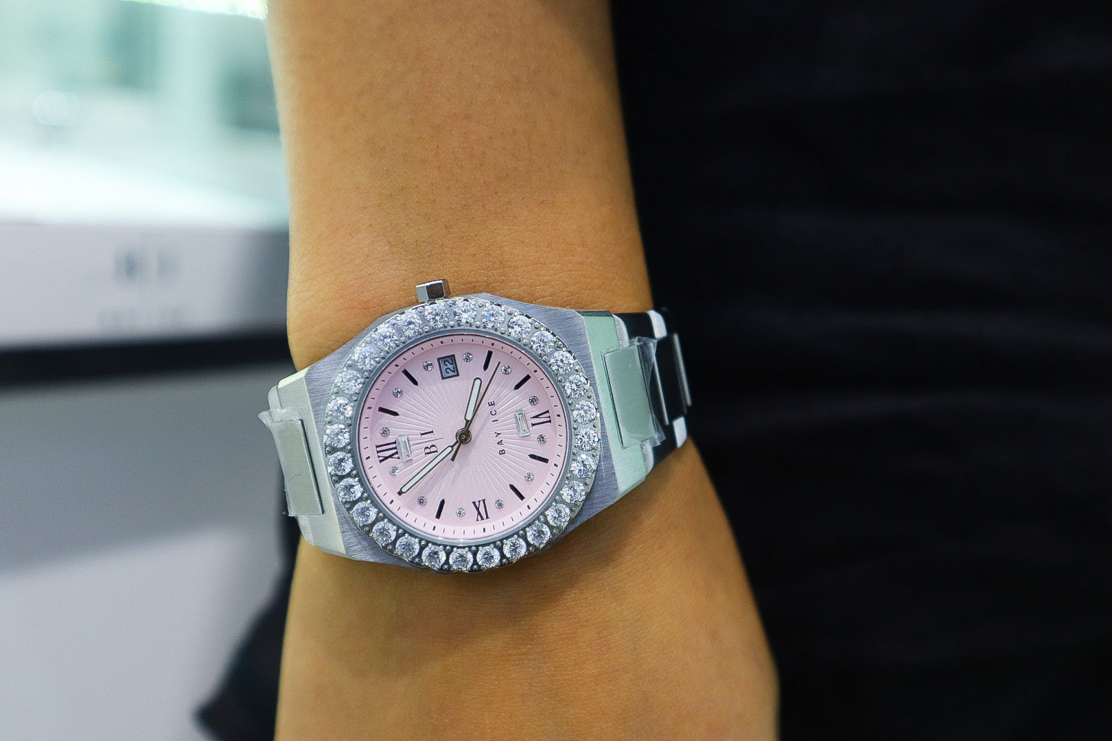 Diamond Bezel - 36mm Elite2 Watch in White Gold and Pink Dial