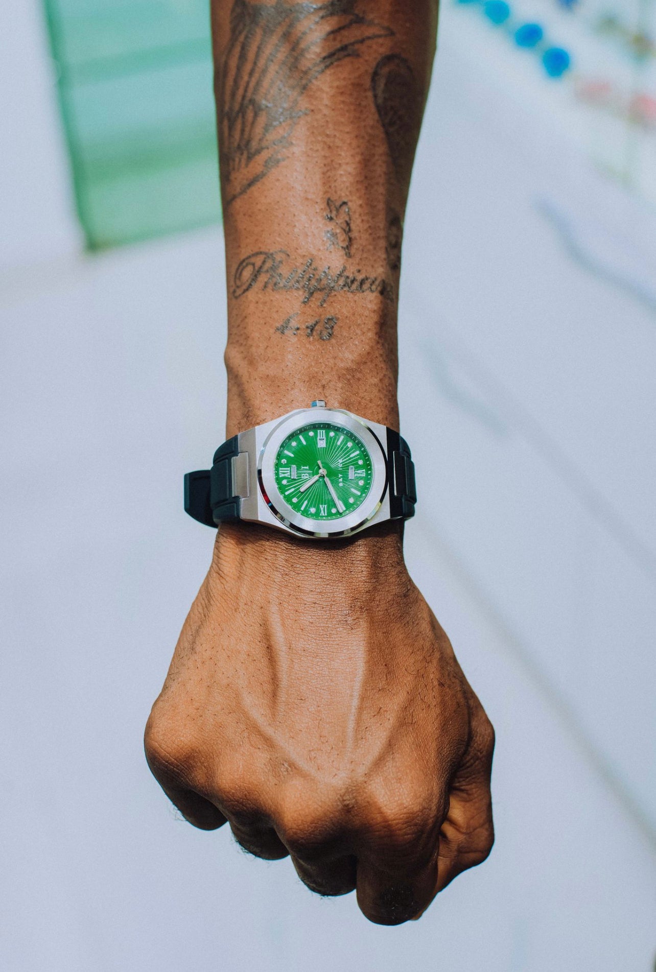 Elite2 Rubber Strap Watch in White Gold and Green Dial