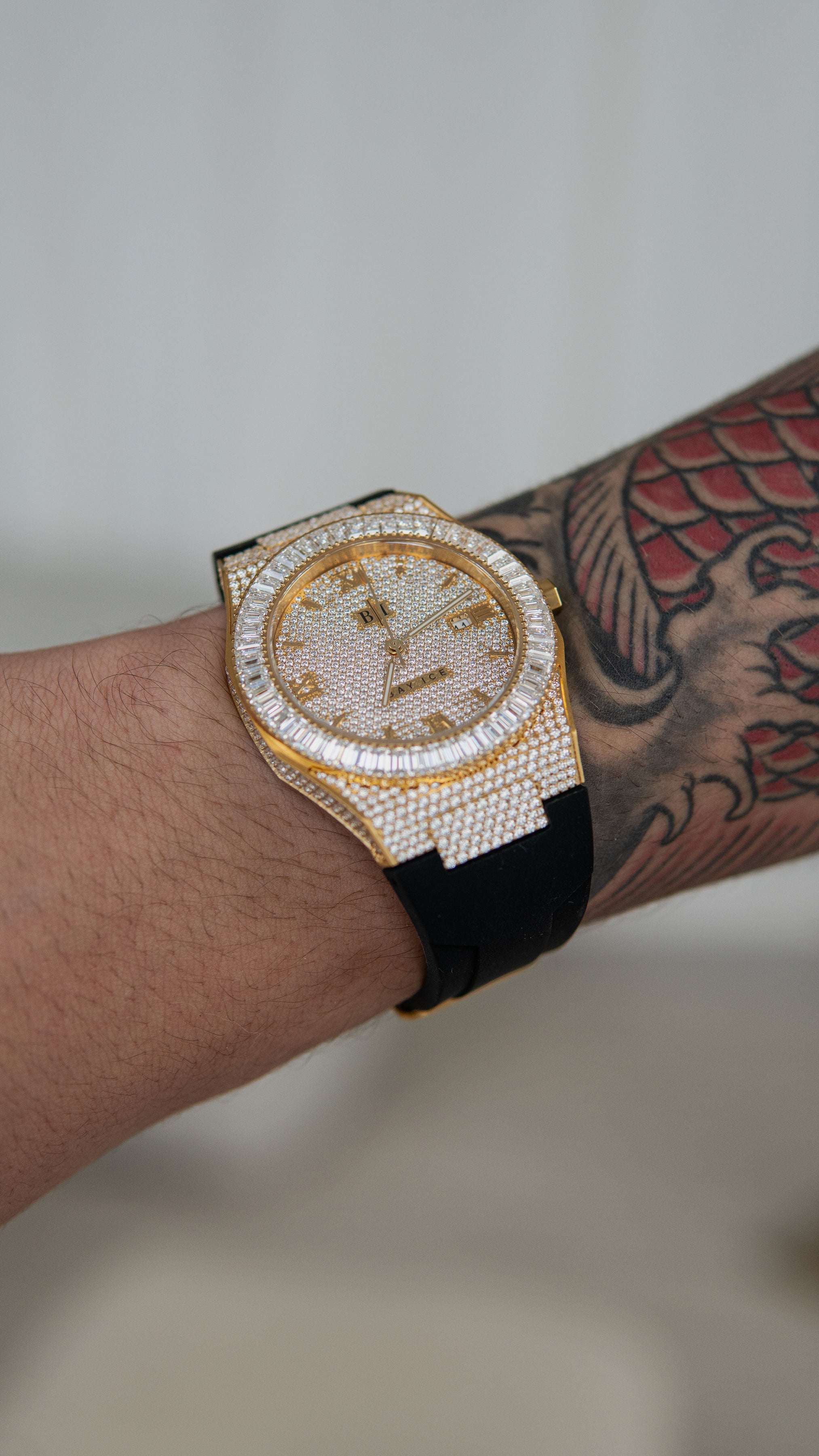 Elite2 VVS Bussdown Baguette Bezel Gold Watch